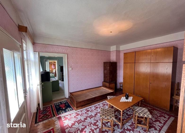 Casă cu 2 camere cu Teren 659 Mp în Central