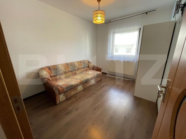 Apartament cu 3 camere semidecomandat, mobilat în Florești