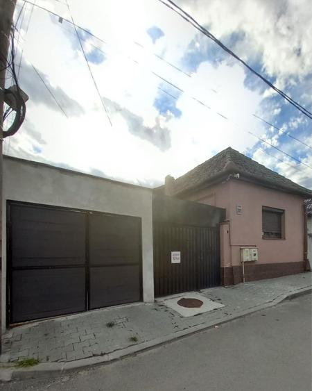 Vand casa cu 3 camere - 2