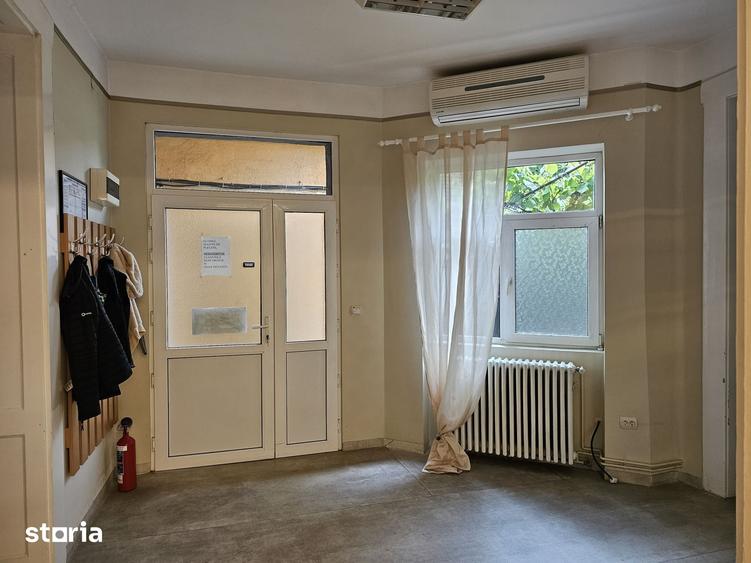 Casă cu 5 camere cu Teren 153 Mp în Podgoria