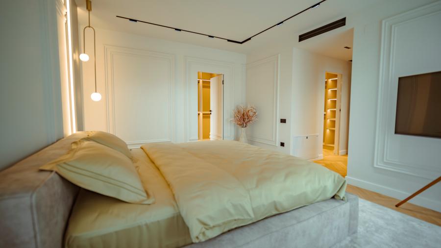 Penthouse cu 4 camere semidecomandat în Pantelimon