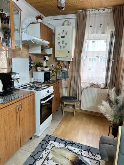 Apartament cu 3 camere decomandat, mobilat în Nord-Est