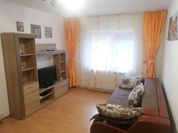 Apartament cu 2 camere decomandat, mobilat în Podul de Fier