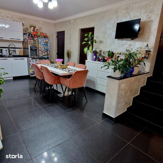 Casă cu 4 camere cu Teren 1458 Mp în Aradul Nou