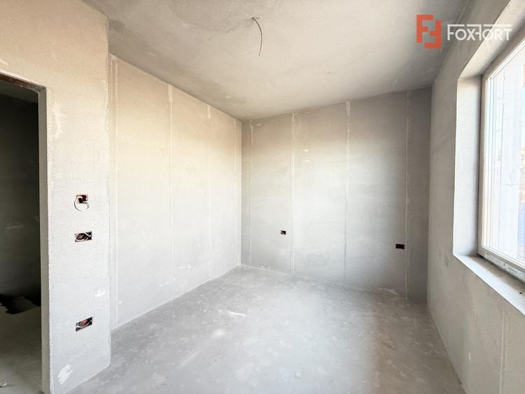 Duplex cu 4 camere cu Canalizare în Săcălaz
