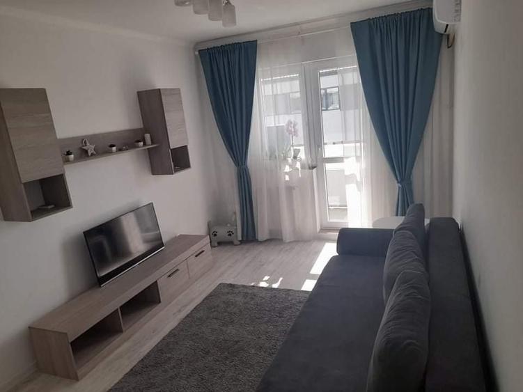 Apartament cu 2 camere decomandat în Roșu