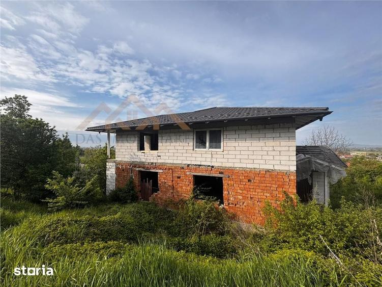Casă cu 4 camere cu Teren 2341 Mp în Cicârlău