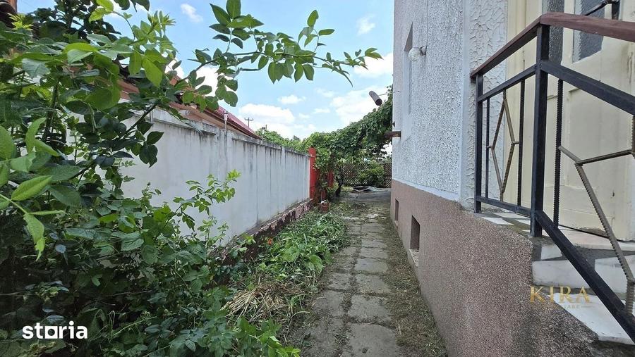 Casă cu 6 camere cu Teren 700 Mp în Central