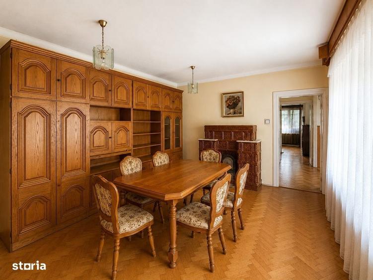 Casă cu 4 camere semidecomandat în Central