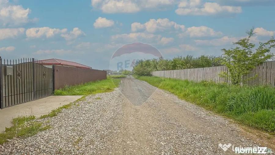 Casă cu 2 camere cu Teren 380 Mp în Podu Oltului