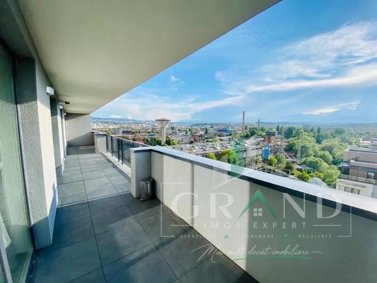 Apartament cu 3 camere semidecomandat, mobilat în Iris