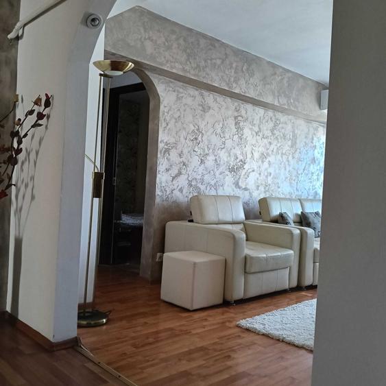 Apartament cu 4 camere decomandat în Unirii Sud