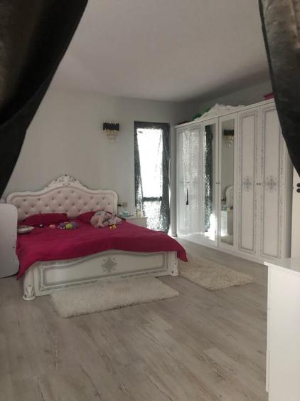 Casă individuală cu 5 camere cu Teren 300 Mp în Micești