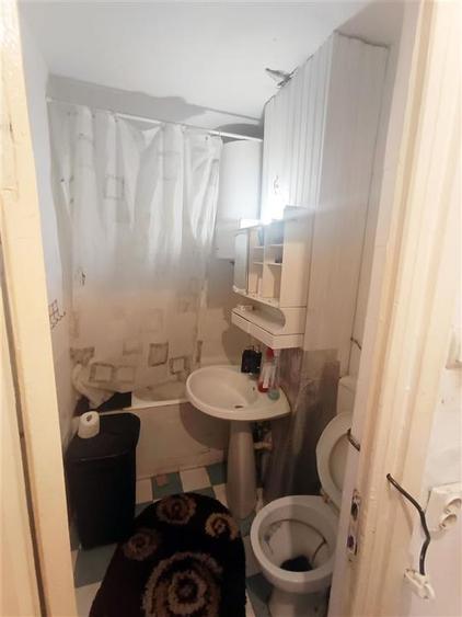 Apartament 2 camere in zona ultracentrala Moldova Noua - 7
