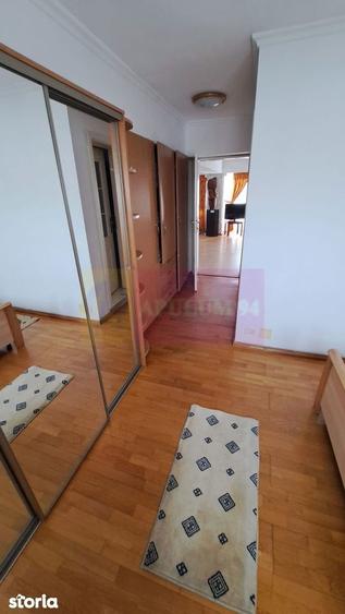 Apartament cu 4 camere în Decebal