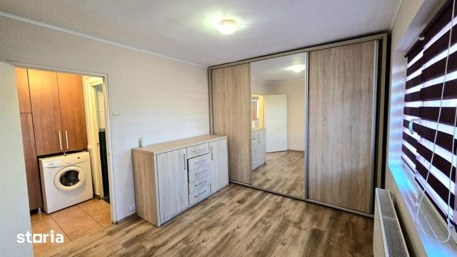 Apartament cu 3 camere decomandat în Micro 16