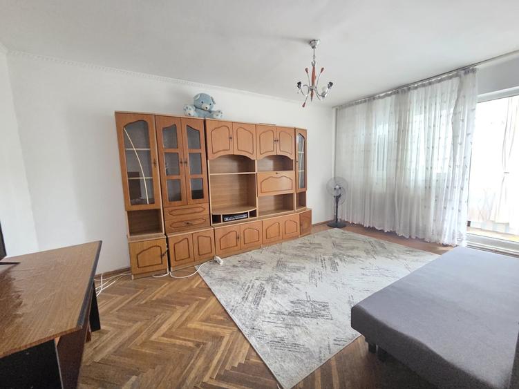 Apartament cu 2 camere decomandat în Mazepa 2