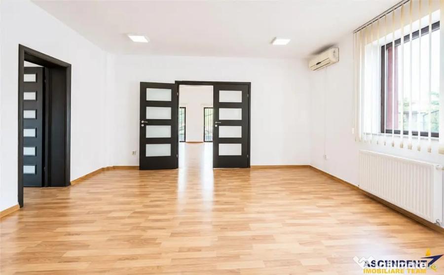 Casă cu 4 camere cu Teren 55 Mp în Ultracentral
