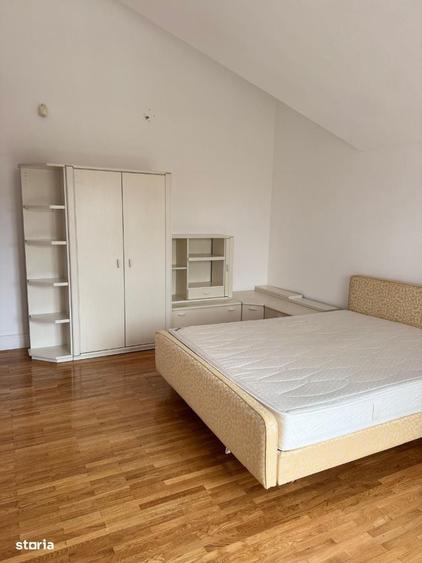 Casa cu 9 camere, piscina si garaj in suburbie - 10