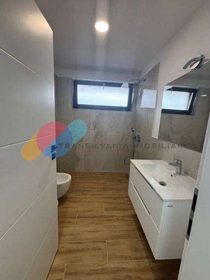 Casă individuală cu 6 camere cu Canalizare în Gheorgheni