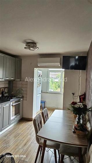 Apartament cu 2 camere decomandat, mobilat si utilat, de vanzare in Nicolina