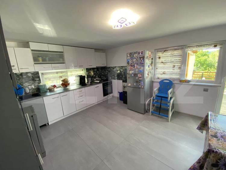 Casă individuală cu 5 camere cu Teren 1500 Mp în Popeni