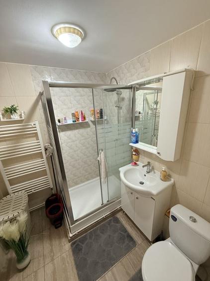 Apartament cu 3 camere decomandat în Crângași