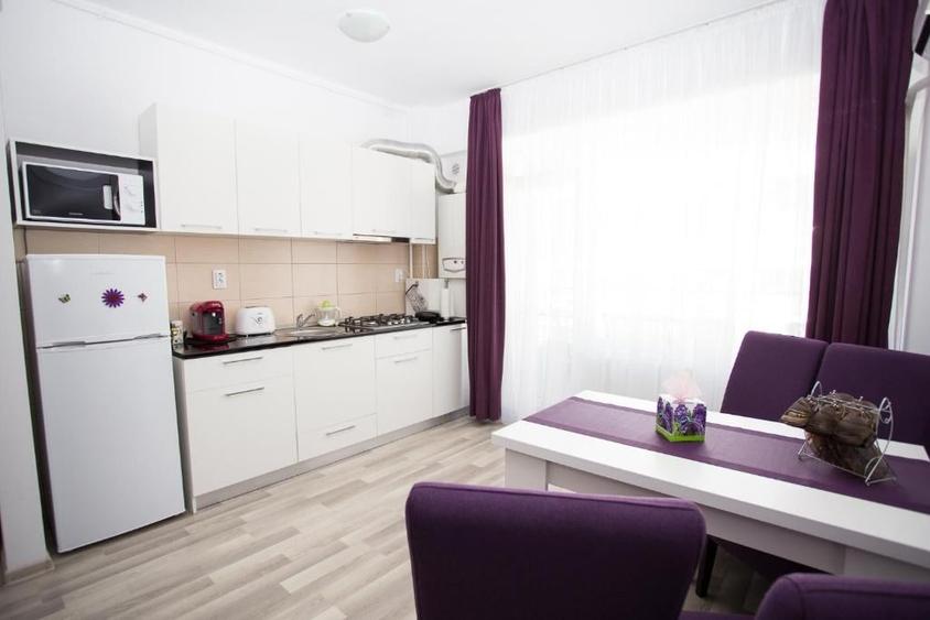Apartament cu 2 camere decomandat, mobilat în Mamaia