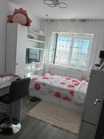 Apartament cu 3 camere decomandat în Rahova