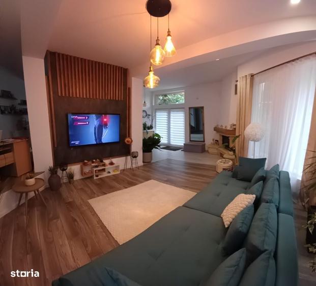 Casă cu 4 camere decomandat în Nord