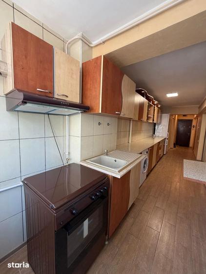 Apartament cu 3 camere semidecomandat în Mazepa 2