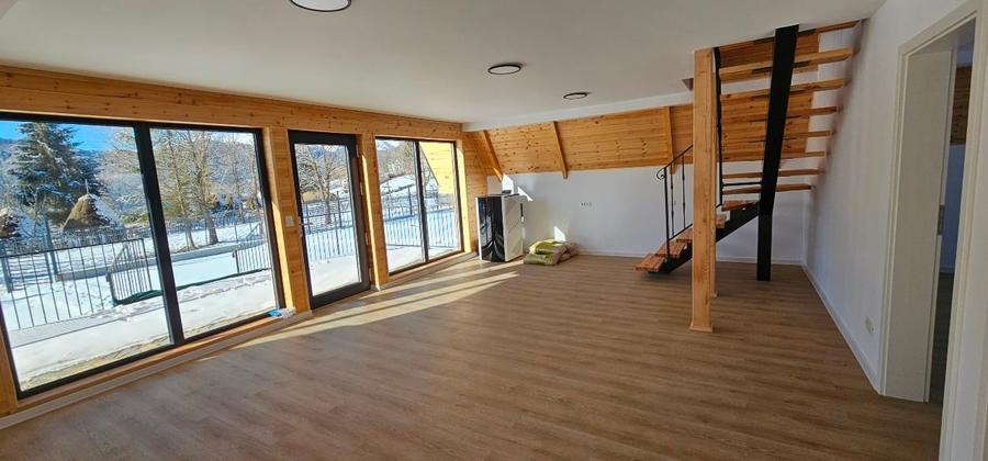Casă individuală cu 3 camere cu Canalizare în Trăisteni