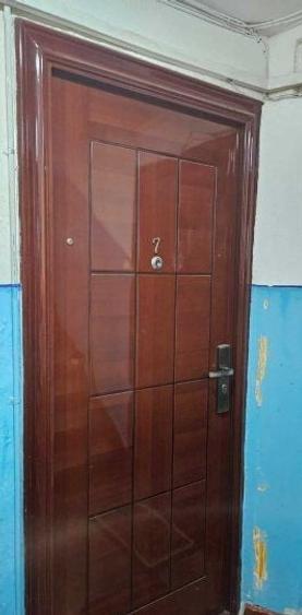 Apartament cu 3 camere semidecomandat în Km 4-5
