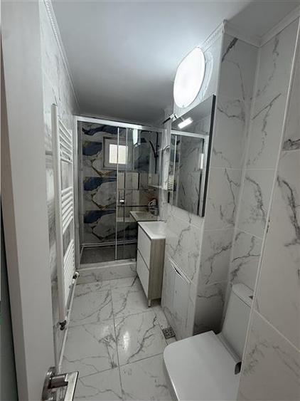 Apartament cu 3 camere semidecomandat în Tomis Nord