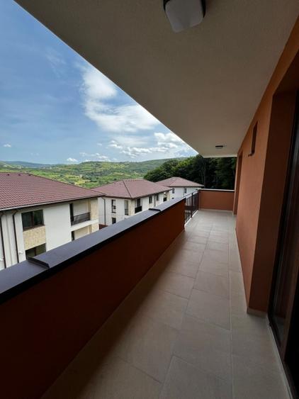 Duplex cu 4 camere cu Canalizare în Florești