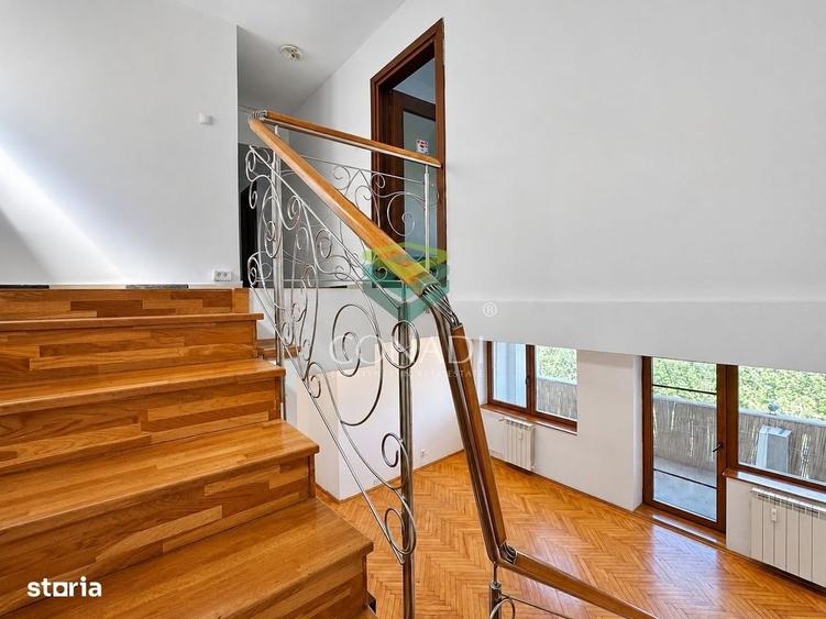 Apartament cu 4 camere decomandat în Unirii