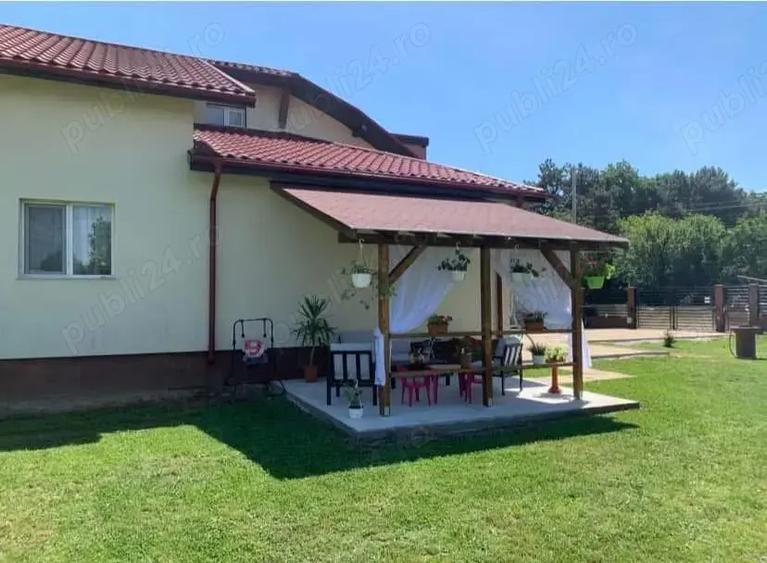 Casă cu 5 camere în Florești