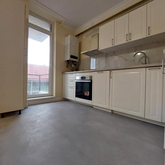 Apartament cu 2 camere semidecomandat, mobilat în Borhanci