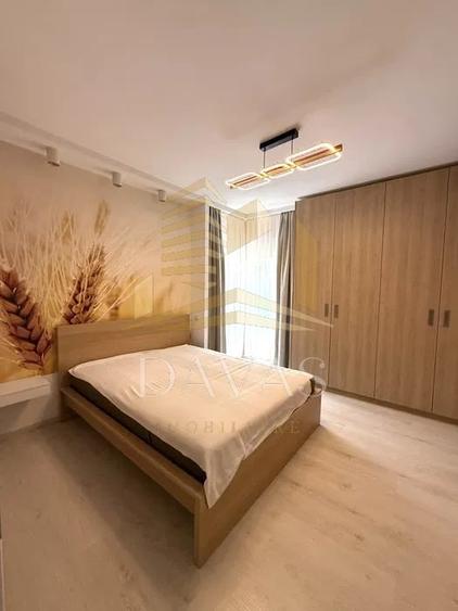 Apartament cu 3 camere semidecomandat, mobilat în Făget