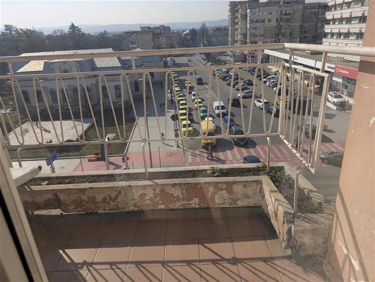 Apartament cu 2 camere nedecomandat în Ultracentral