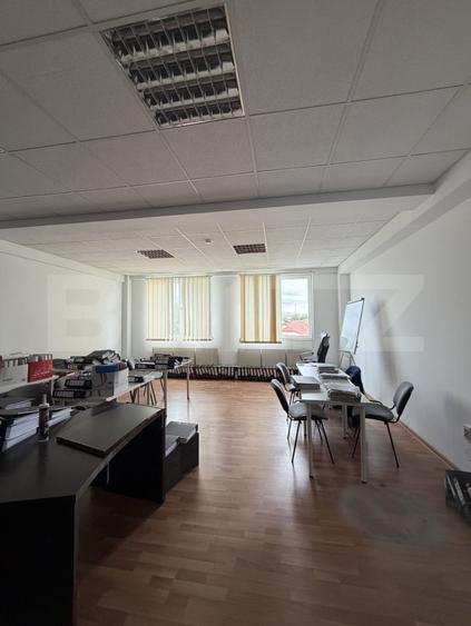 Spațiu comercial, de 44.5 mp, în Periferie