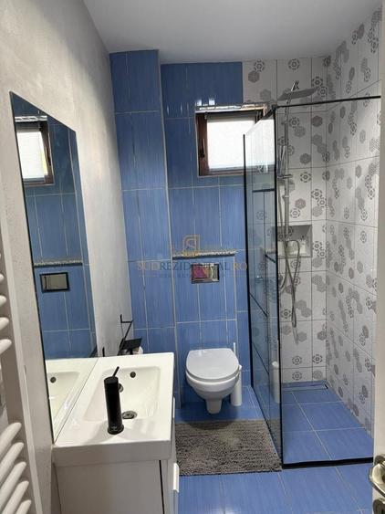 Casă cu 3 camere cu Canalizare în Central
