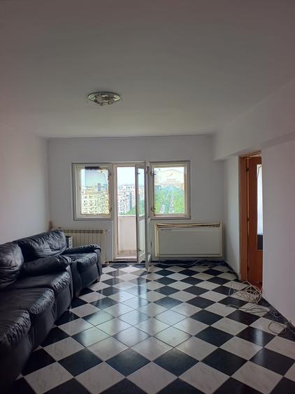 Apartament cu 2 camere decomandat în P-ța Alba Iulia