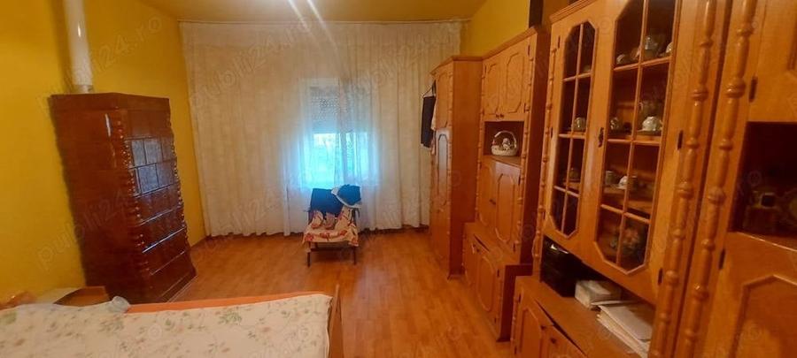 Casă cu 4 camere cu Teren 1900 Mp în Pișchia