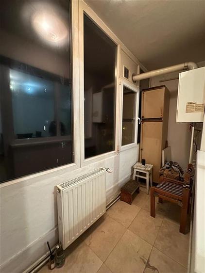 Apartament cu 4 camere decomandat în Podu Roș