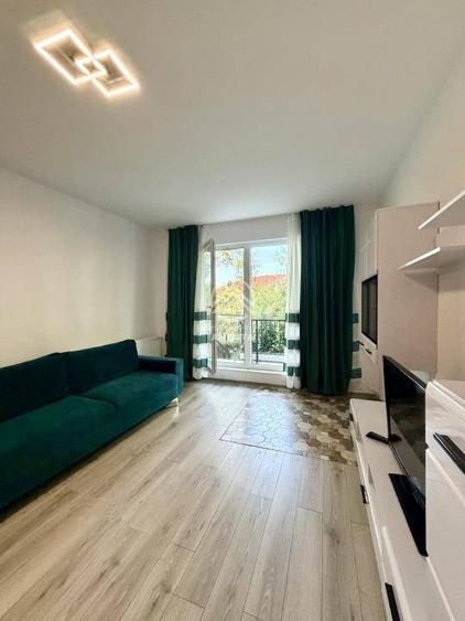 Apartament cu 2 camere decomandat în Tăuți
