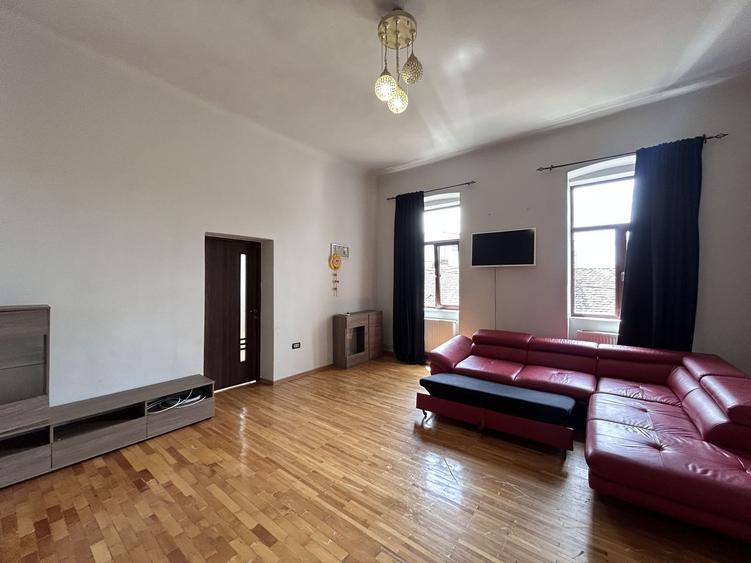 Apartament cu 2 camere decomandat în Central
