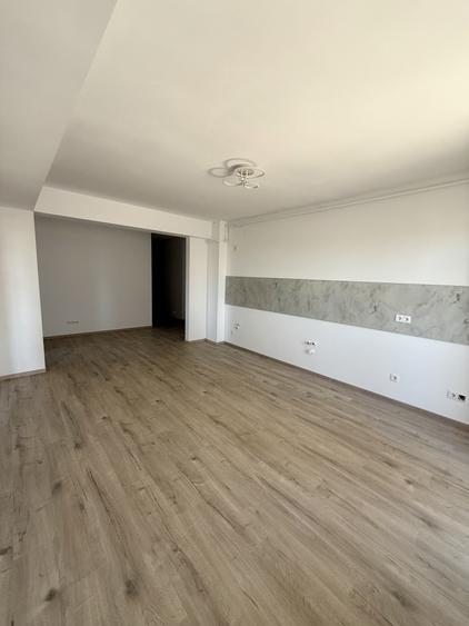 Apartament cu 2 camere semidecomandat în Florești