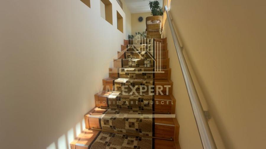 Casă cu 5 camere cu Teren 456 Mp în Ultracentral