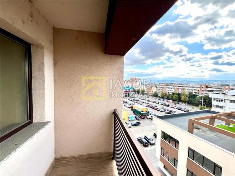 Apartament cu 3 camere decomandat în Ștefan cel Mare